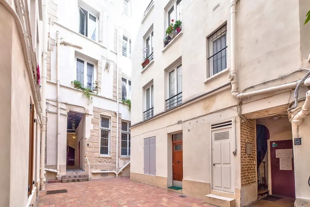 Studio With Mezzanine in the Heart of the Latin Quarter - PRO Agency - photo 4