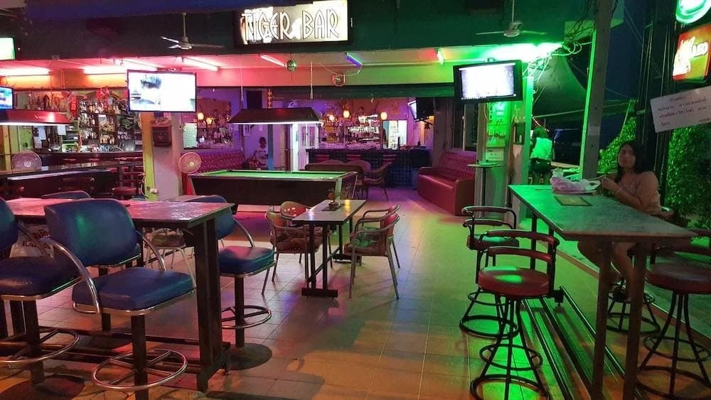 Tiger Bar & Guesthouse - photo 12