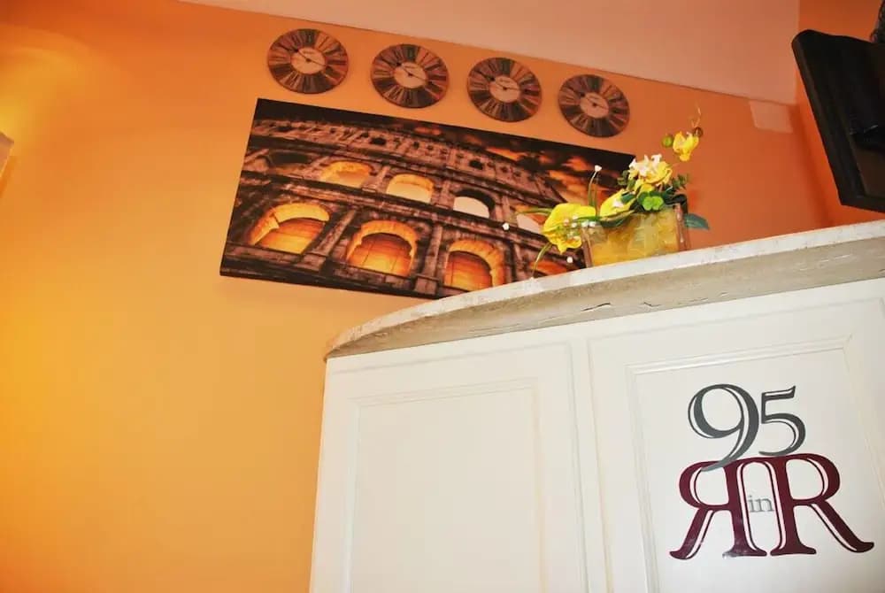 95 Rooms in Rome - photo 9