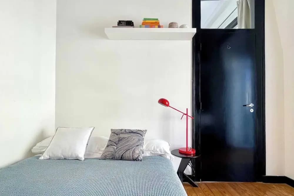 Central Hidden Gem, Rustic Modern 2 Bedroom Flat - photo 3