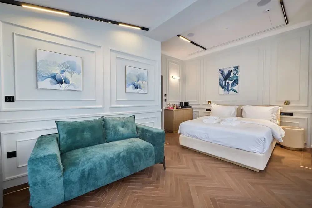 Ermou 99 Intelligent Private Suites - photo 4