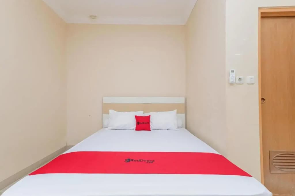 Wisma Basco Syariah by OYO Rooms - photo 10