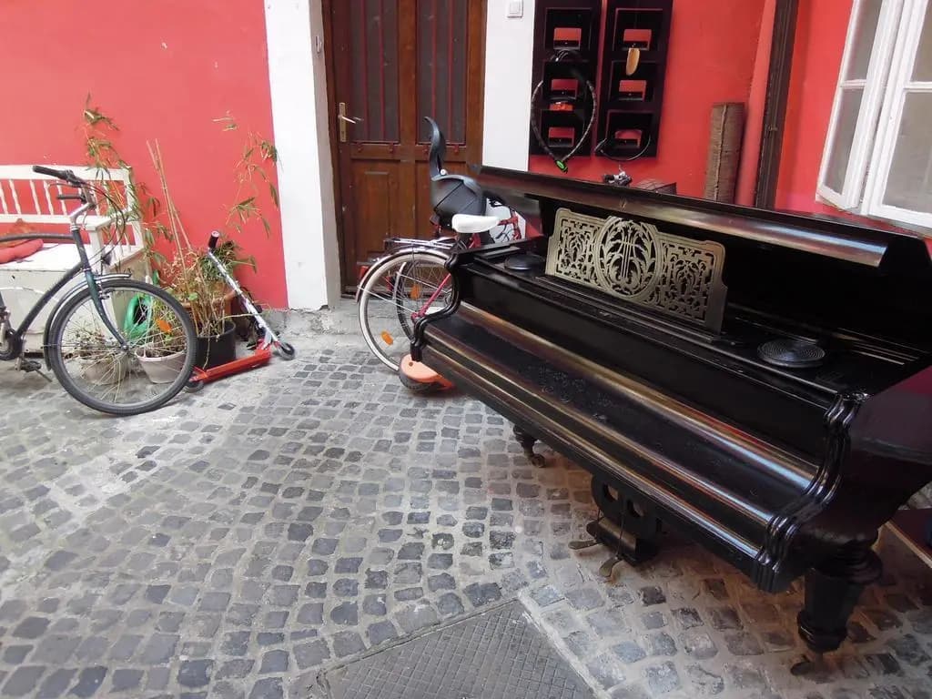 Santico Art Hotel and Hostel - photo 14