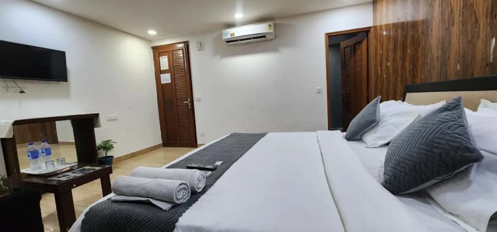 Mauryan Elite Hotel @ Devli Khanpur - photo 7