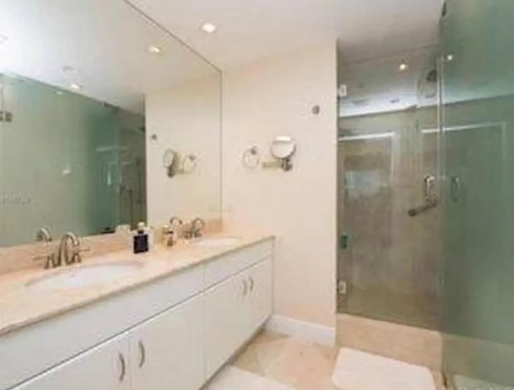 Beautiful Miami Brickell 2 Bedroom 2 Bathroom Apartment in the Sky Sleeps 4 - photo 6