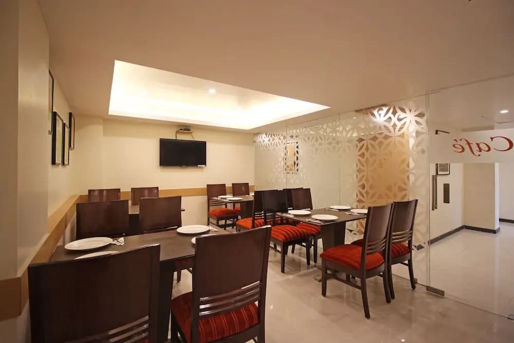 OYO Townhouse 5244 Galaxy Rooms - photo 16