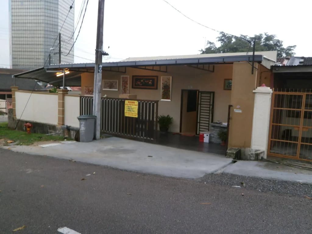 Check Inn - photo 1