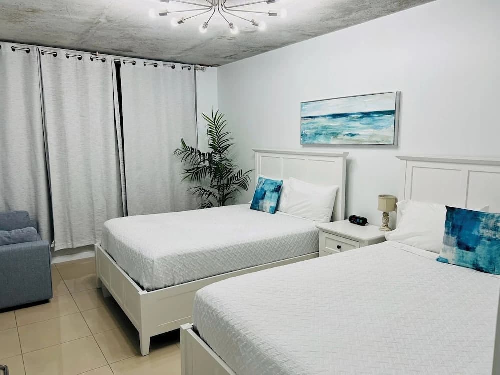 Midblock Miami - photo 4