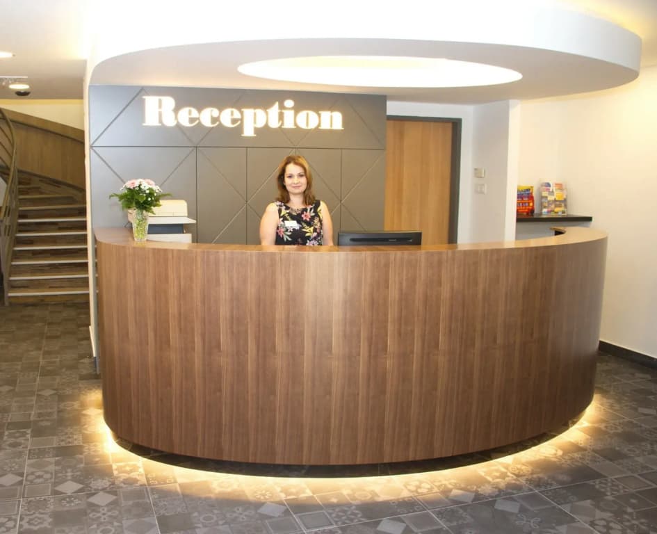 City Hotel Ring - photo 2
