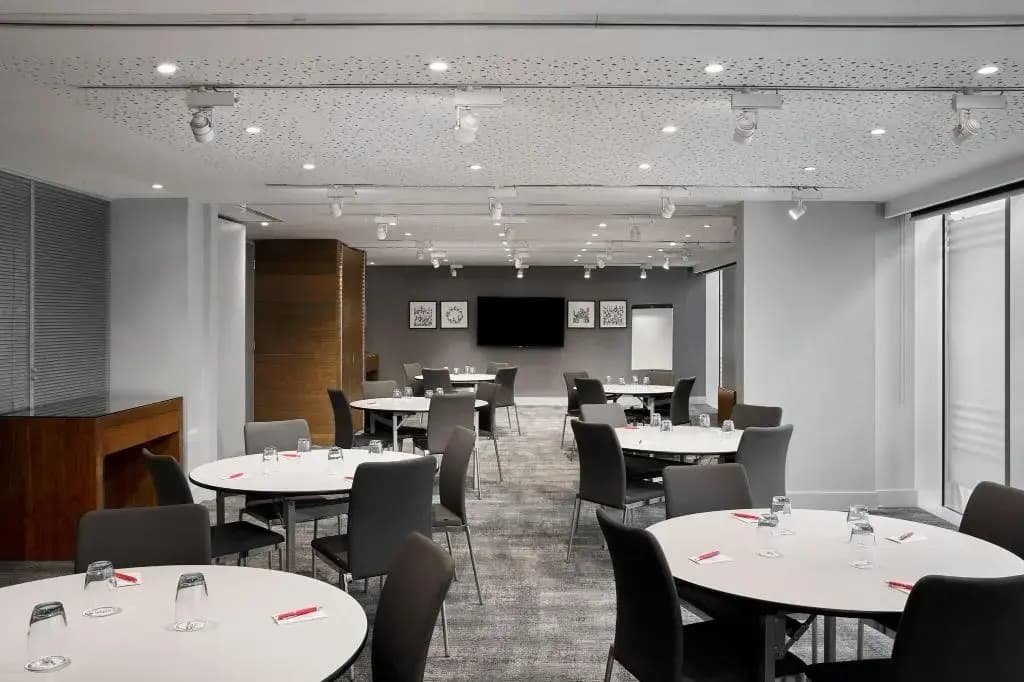 Aloft by Marriott London Excel - photo 23
