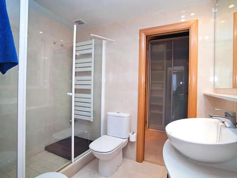 Sants-Montjuic Rambla Badal - Four Bedroom - photo 9
