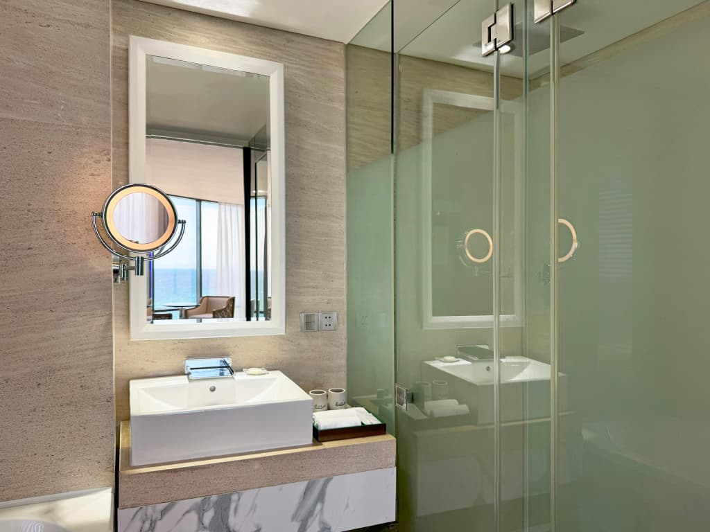 Holiday Beach Hotel Danang - photo 8