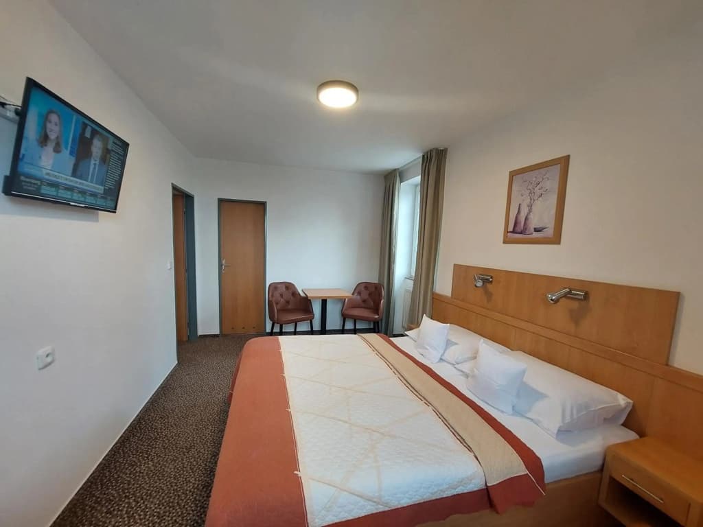 Hotel Avion - photo 5