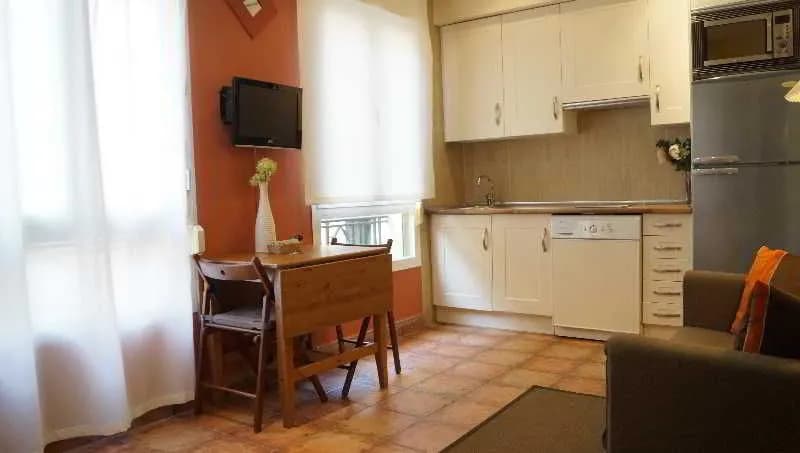 Km1 Tirso de Molina Apartments - photo 8