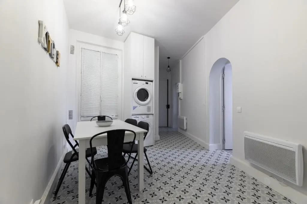 Daumier - New 2 Bdrs Flat near la Seine - photo 3