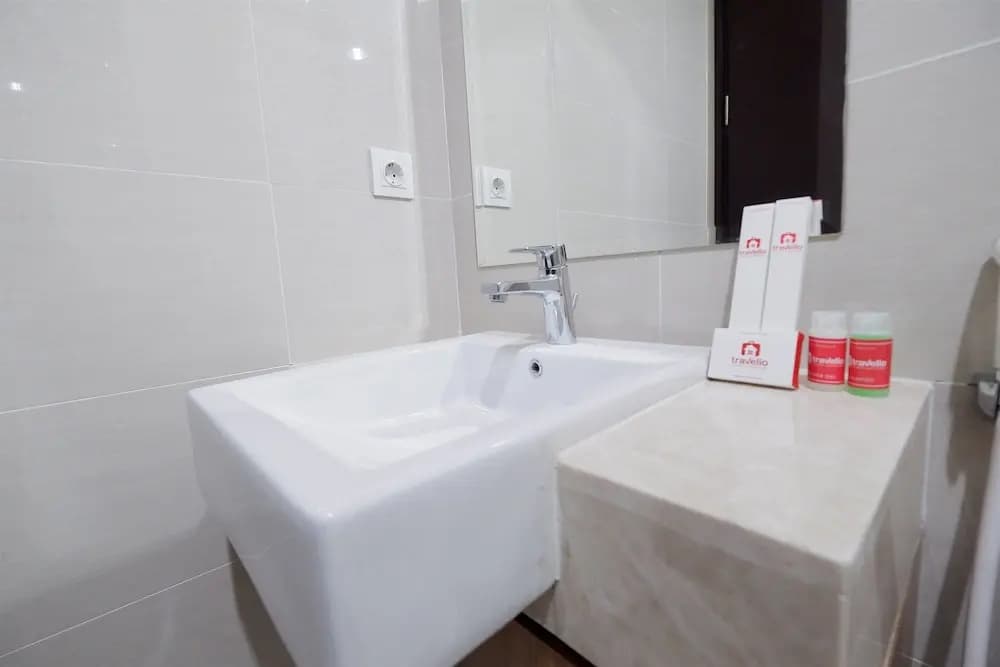 Comfortable Studio Puri Mansion Apartment - photo 7