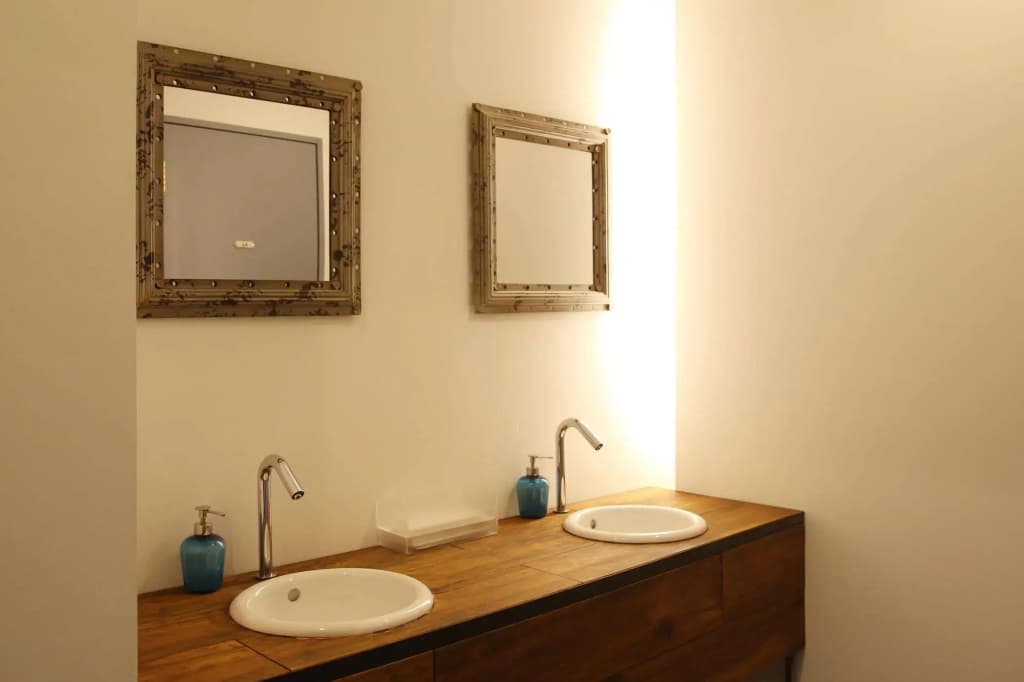 The Lower East Nine Hostel - photo 9