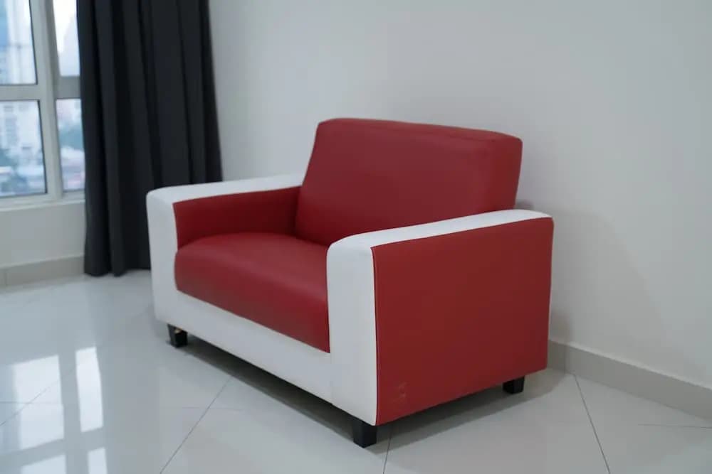 OYO Home 89449 Fancy 2 Bedroom Crest Residence - photo 2