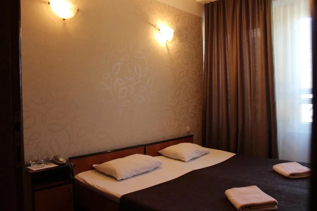 BY Universal Hotel - photo 12