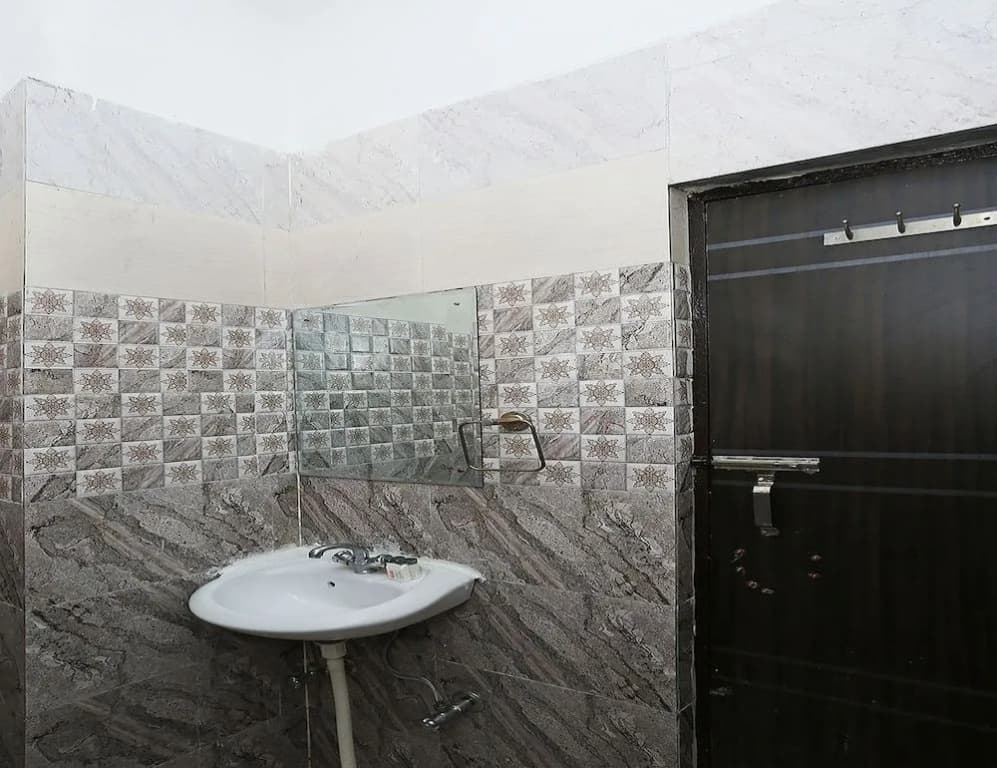 OYO 11405 Hotel Tej Palace - photo 11