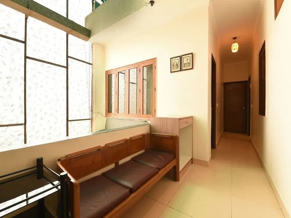The Excellency by OYO Rooms - photo 11