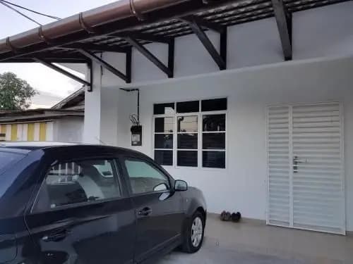 Ummi Guesthouse - photo 2