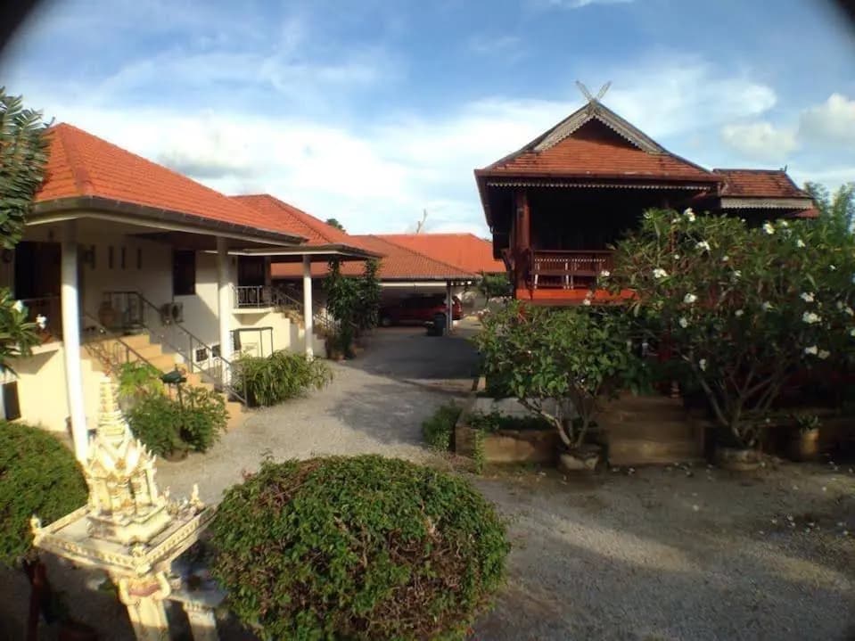 Elephant Guesthouse Phuket - photo 11
