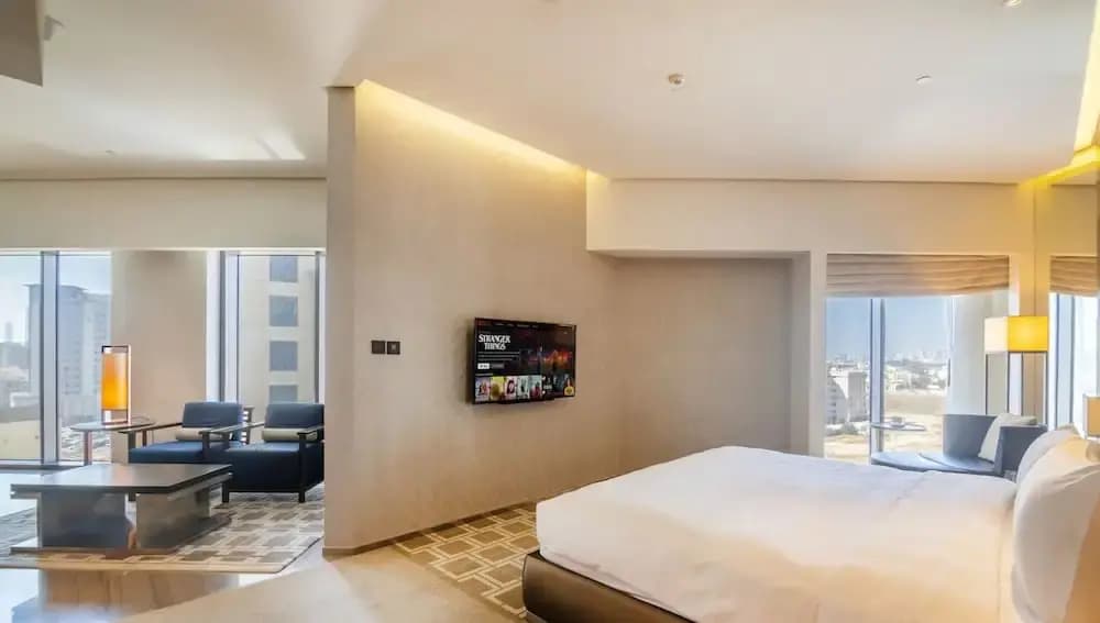 Elegant 1BR Near Wafi Mall Central Dubai Stay - photo 5
