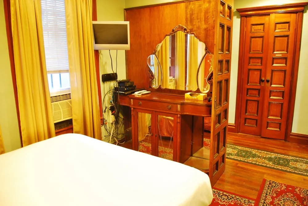 Missing Lantern Resident Suites - photo 5