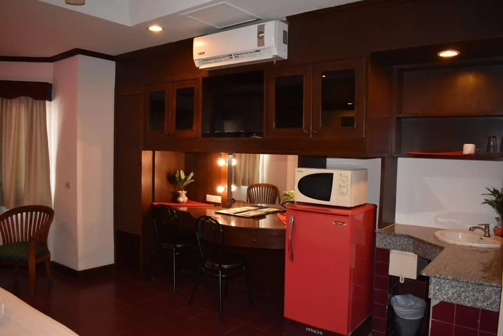 Karon Café Inn - photo 18