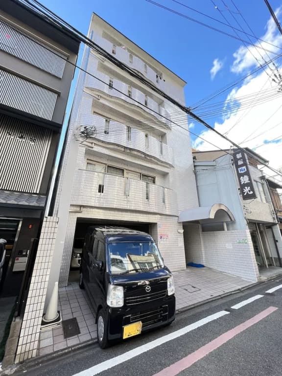 Gojo sefi-apartment 101 - photo 1