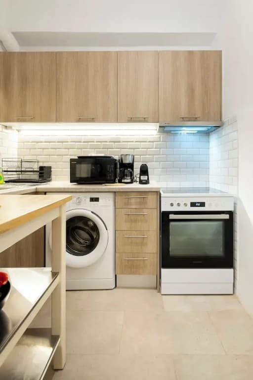 Chic 1-Bedroom near Panathenaic Stadium - photo 13