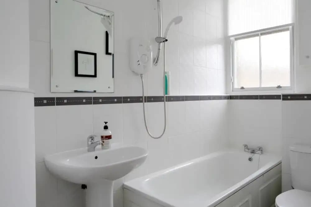 2 Bedroom Bruntsfield Apartment - photo 19