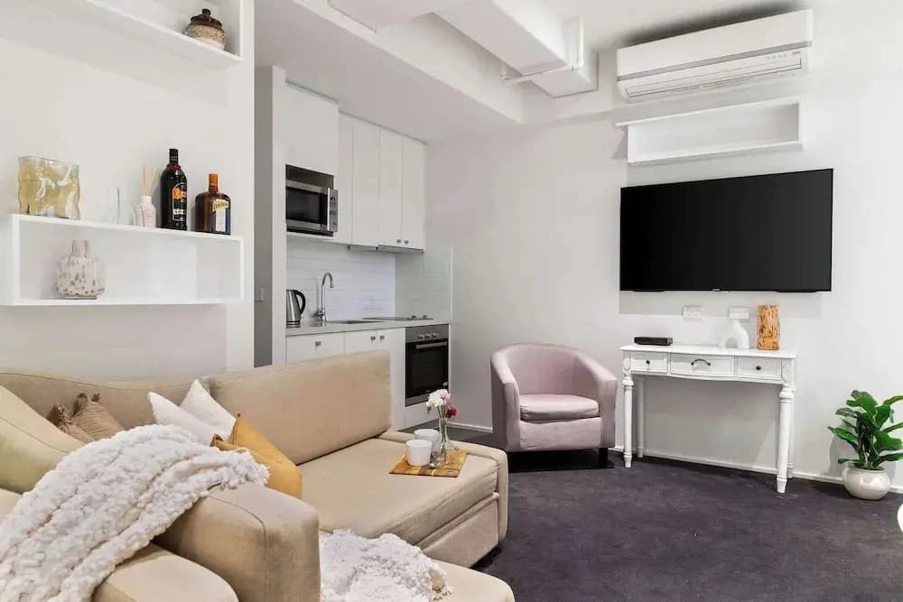 A Cozy CBD Studio Near Melbourne Central - photo 4