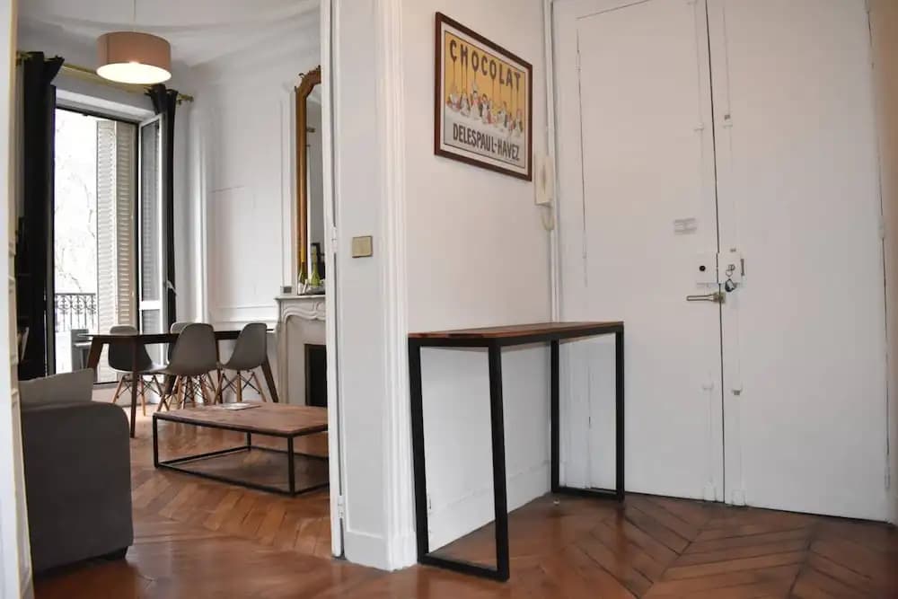 Parisian Apartment In Prime Location - photo 3
