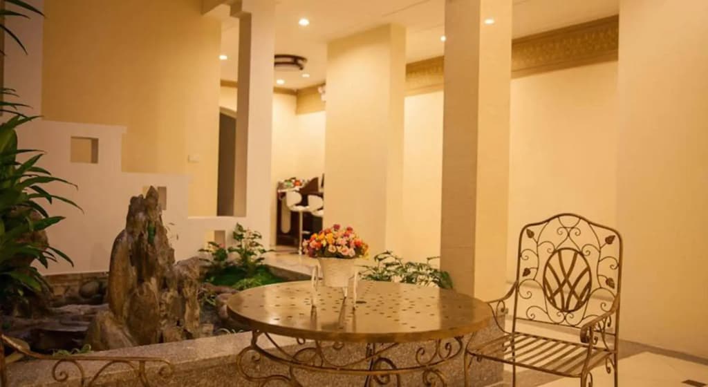 La Palm Hotel - photo 18