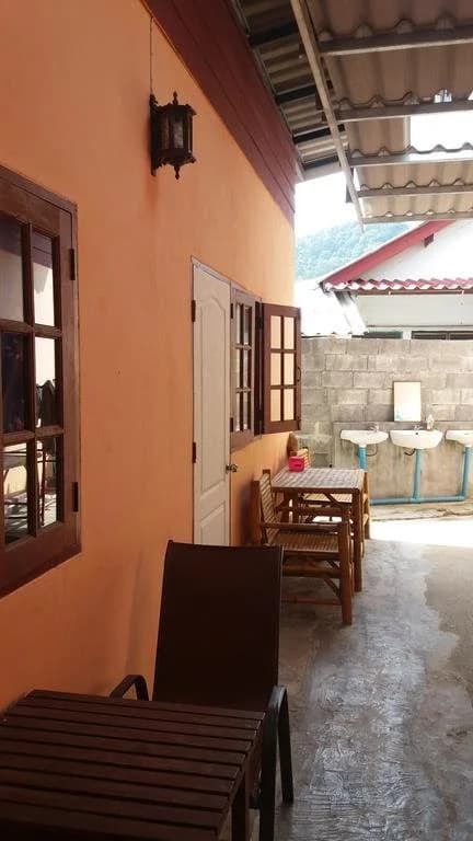 Good Luck Lanta Hostel - photo 11