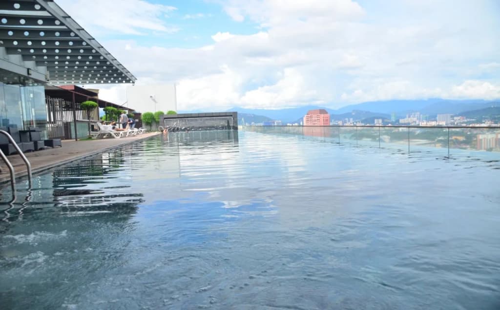 KL Skyline Hostel & Rooftop Infinity Sky Pool - photo 12