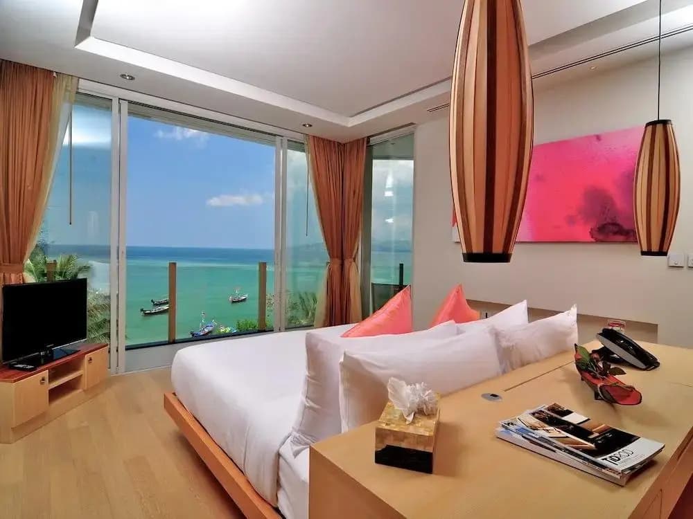 Beachfront Phuket Seaview Suites - photo 4