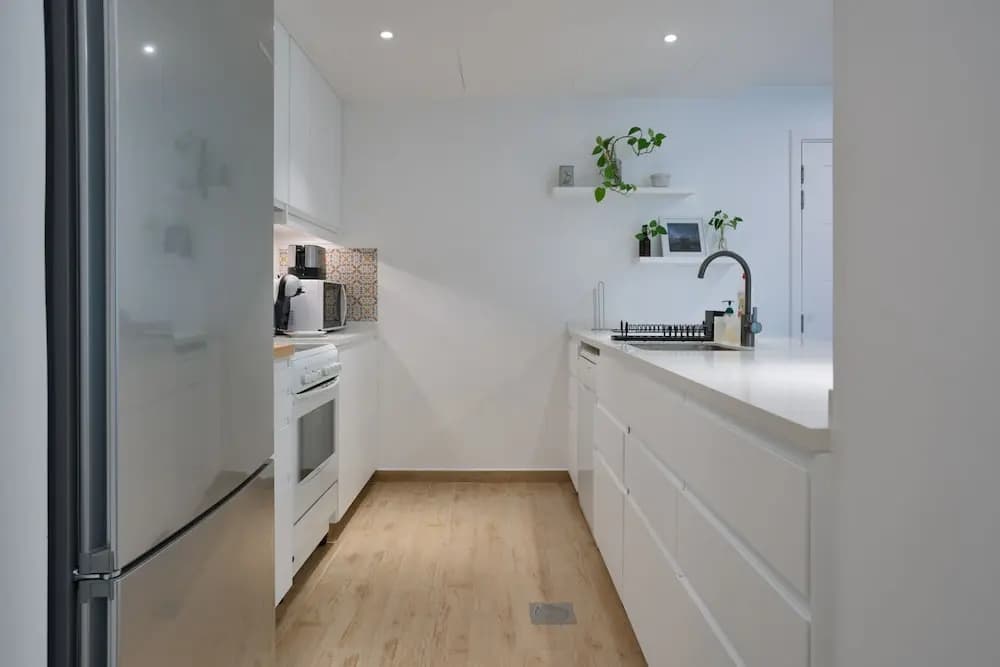 Luxurious Apt with Balcony The Greens Dubai - photo 9