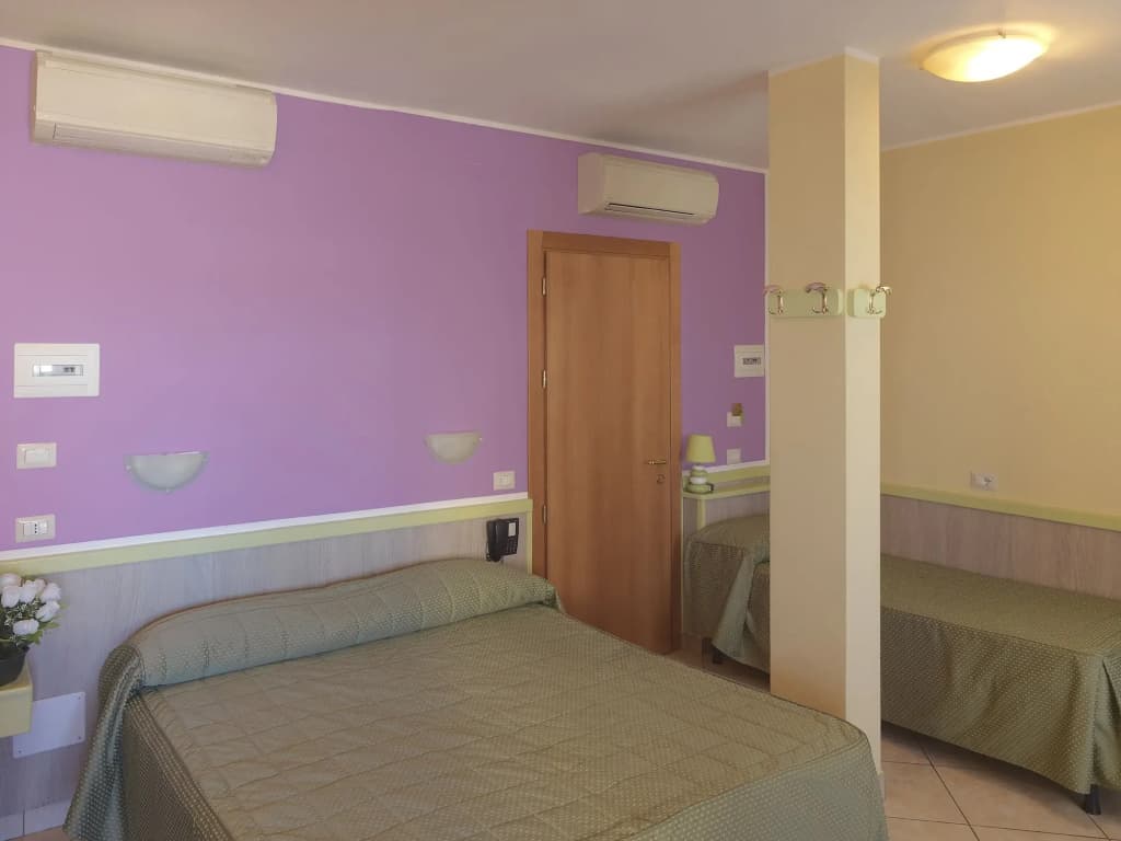 Hotel Arco Romana - photo 5