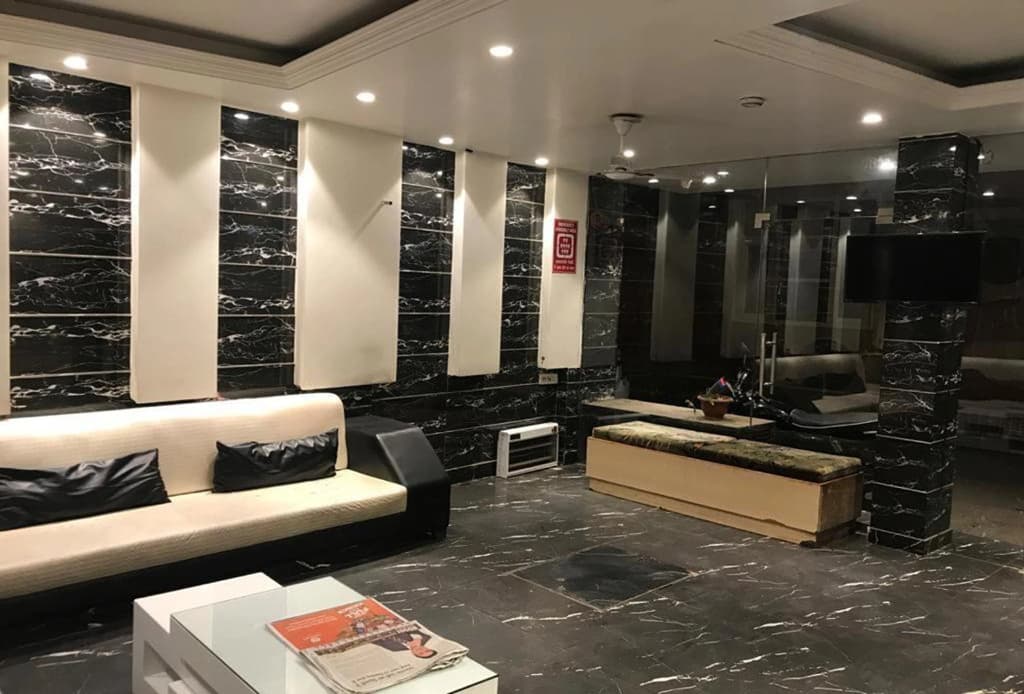 Hotel Crystal Deluxe at New Delhi Railway Station - photo 18