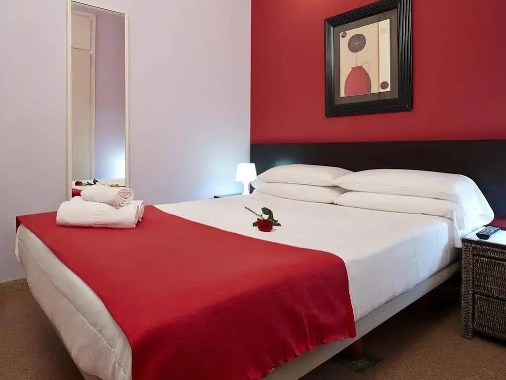 Plaza Spain Guest House - photo 5