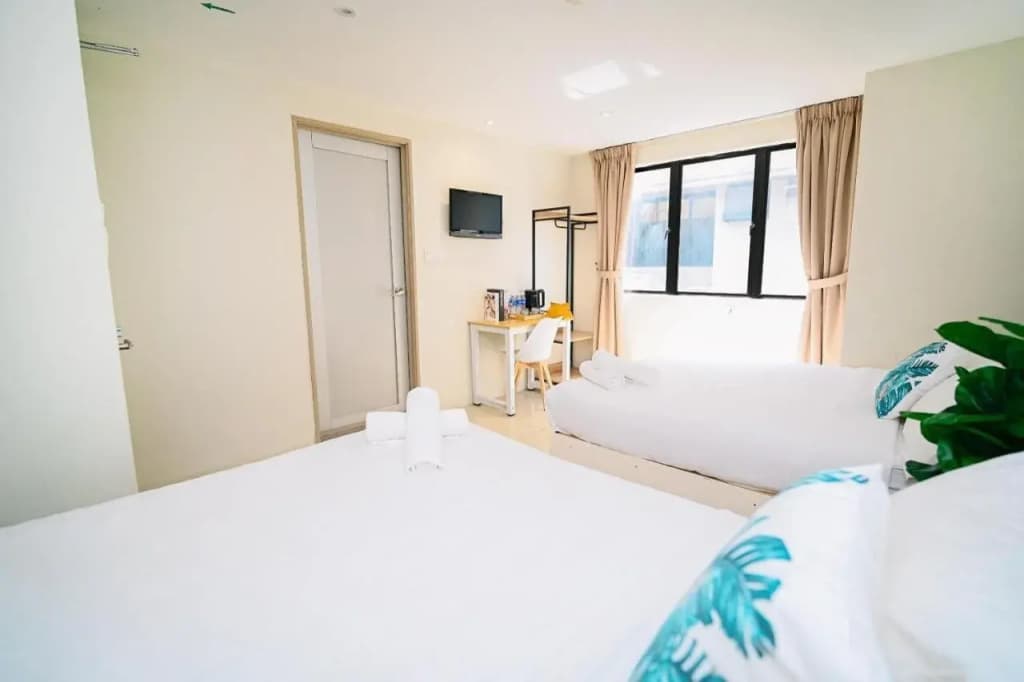 Swiss Cottage Hotel - photo 18