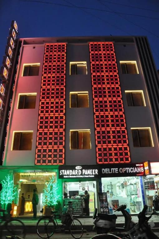 Hotel Emperor Palms at Karol Bagh - main photo