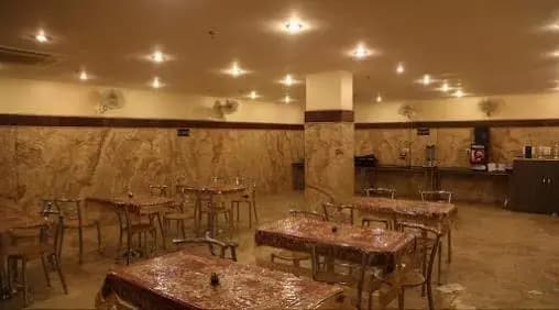 OYO Premium WEA Karol Bagh 2 - photo 12