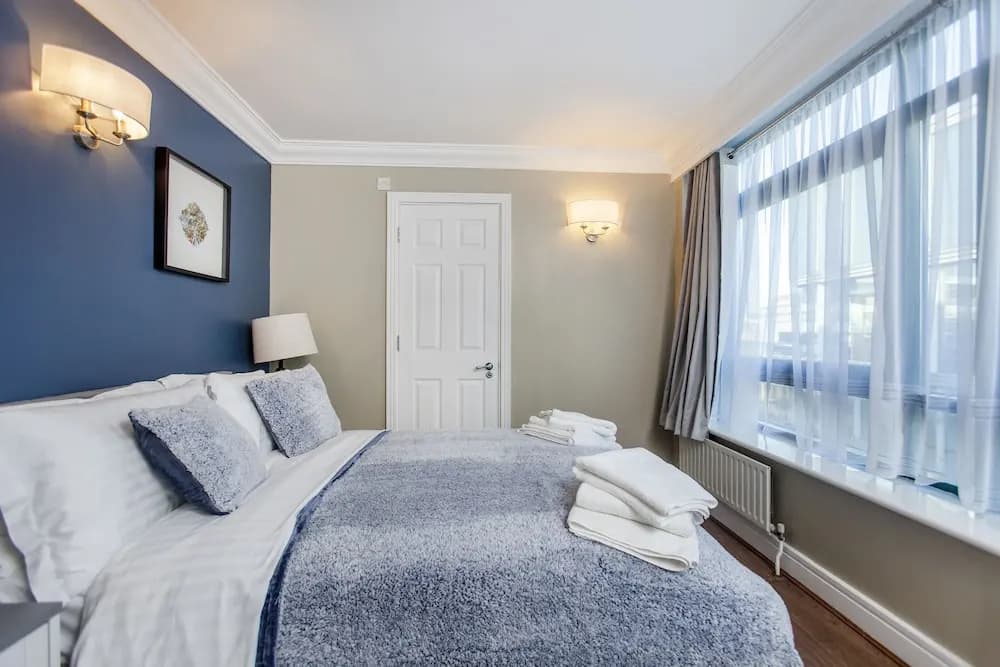 Luxury 2 bed apartment Warren Street - photo 4