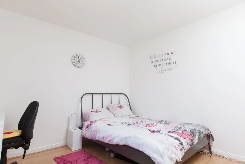 Ideal Fringe Base: Great Value + Free Parking! - photo 9