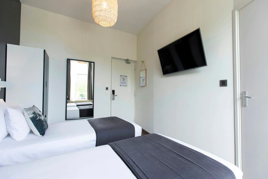 Quentin Canal House Hotel - photo 42