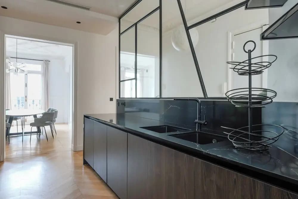 Elegant Apartment - 2br/4p - Arc de Triomphe - photo 11